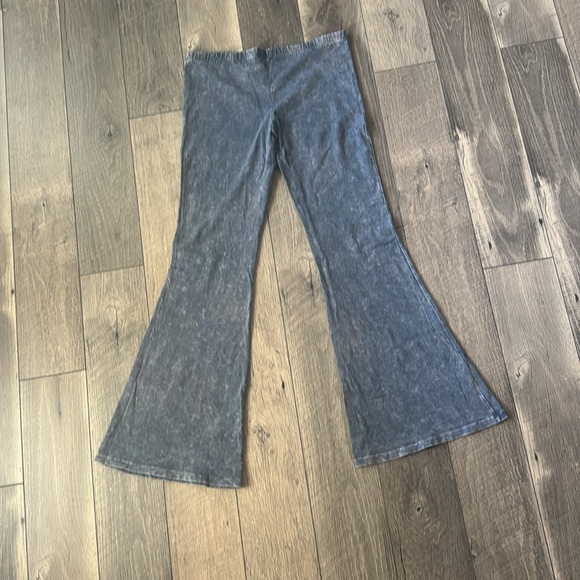 Women’s chatoyant stonewashed pants size medium - Picture 3 of 5